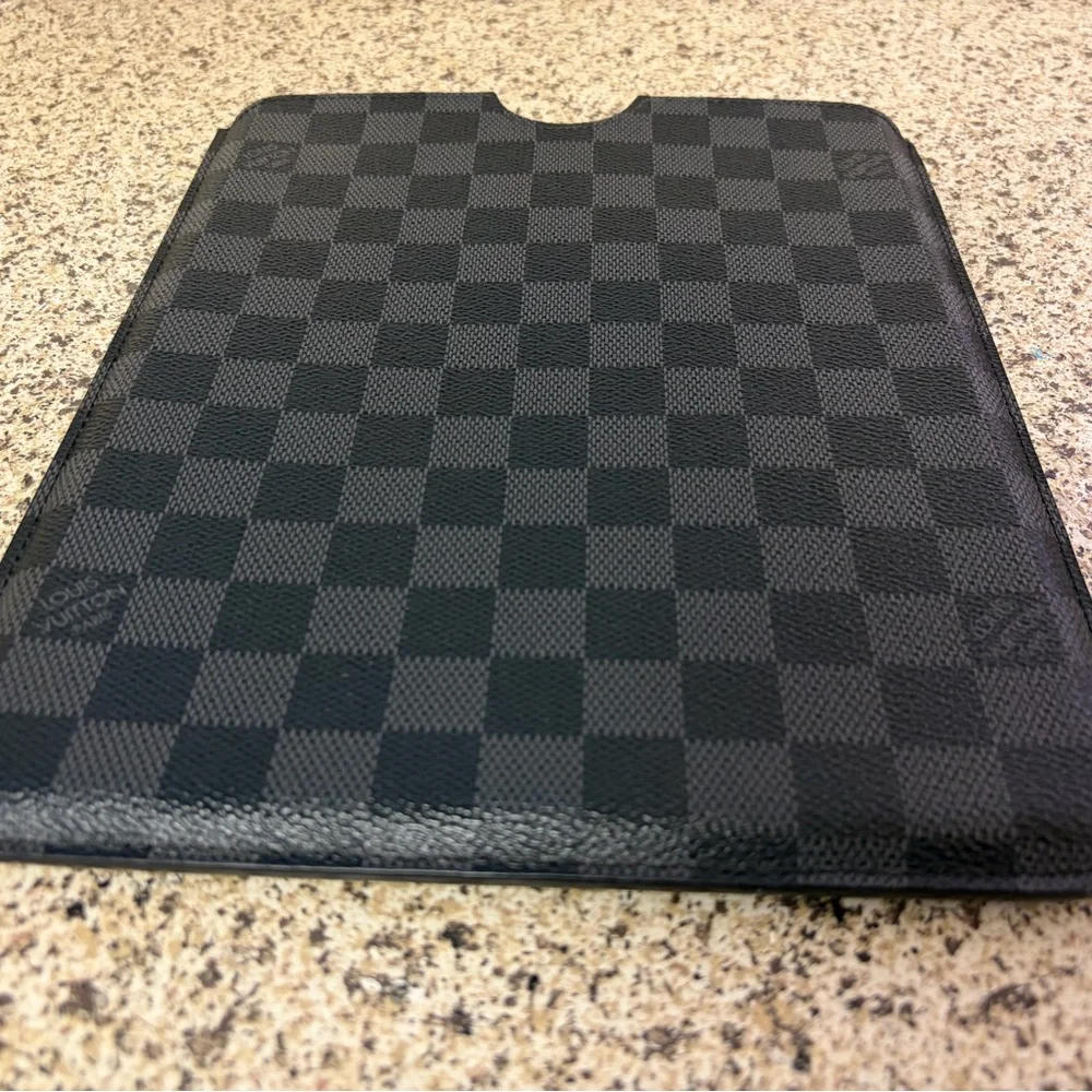 Louis Vuitton iPad/Tablet Sleeve - Damier Graphite